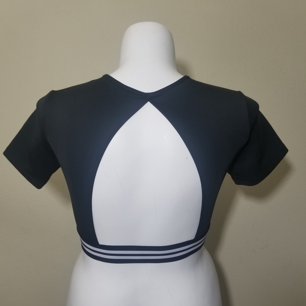 $98 Kendall & Kylie Zip Front Deep V-Neck Crop Top - Picture 3 of 8